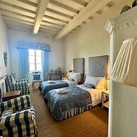 Large Beautiful Villa in Tuscan Hills of Chianti Stunning Gardens and 