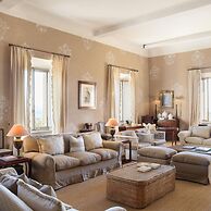 Large Beautiful Villa in Tuscan Hills of Chianti Stunning Gardens and 