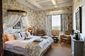 Large Beautiful Villa in Tuscan Hills of Chianti Stunning Gardens and 