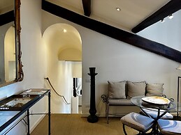 L Ortensia Bianca in Palazzo Ruspoli a Superb Retreat in the Most Eleg