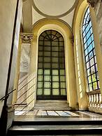 L Ortensia Bianca in Palazzo Ruspoli a Superb Retreat in the Most Eleg