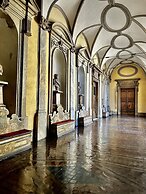 L Ortensia Bianca in Palazzo Ruspoli a Superb Retreat in the Most Eleg