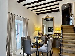 L Ortensia Bianca in Palazzo Ruspoli a Superb Retreat in the Most Eleg