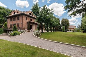 Near Rome Villa Pool Tennis Courts Perfect Family Reunion or Off-site