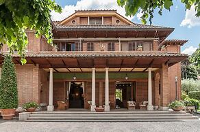Near Rome Villa Pool Tennis Courts Perfect Family Reunion or Off-site