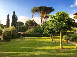 Near Rome Villa Pool Tennis Courts Perfect Family Reunion or Off-site
