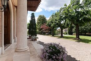 Near Rome Villa Pool Tennis Courts Perfect Family Reunion or Off-site