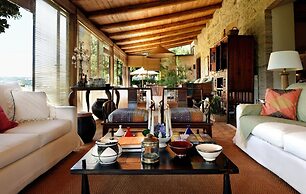 Villa Vinarte Elegant Home 2 Pools Tennis spa Winery Exclusively for y