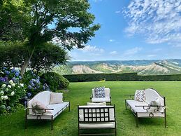 Villa Vinarte Elegant Home 2 Pools Tennis spa Winery Exclusively for y