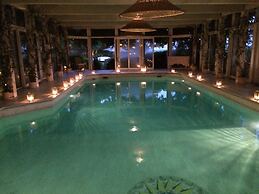 Villa Vinarte Elegant Home 2 Pools Tennis spa Winery Exclusively for y