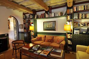 Villa Vinarte Elegant Home 2 Pools Tennis spa Winery Exclusively for y