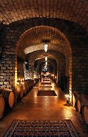 Villa Vinarte Elegant Home 2 Pools Tennis spa Winery Exclusively for y