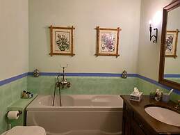 Villa Vinarte Elegant Home 2 Pools Tennis spa Winery Exclusively for y