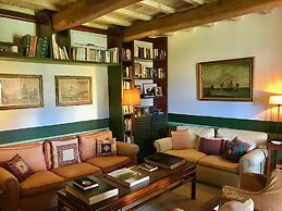 Villa Vinarte Elegant Home 2 Pools Tennis spa Winery Exclusively for y