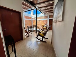 La Palapa & Posada Mía