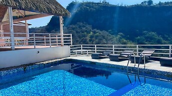La Palapa & Posada Mía