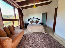 La Palapa & Posada Mía