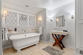 Design House at Linden Hills