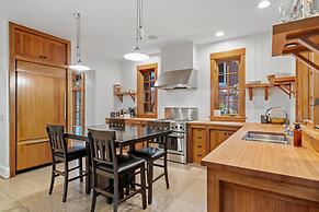Design House at Linden Hills