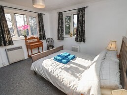Flat 2, Clifton Gardens