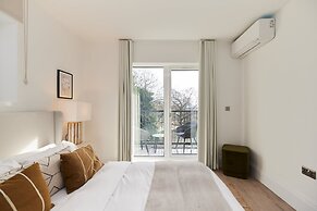 The Wembley Park Retreat - Modern 2bdr Flat With Balcony