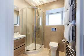 The Wembley Park Retreat - Modern 2bdr Flat With Balcony