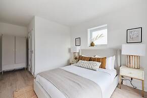 The Wembley Park Retreat - Modern 2bdr Flat With Balcony