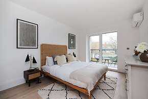 The Wembley Park Wonder - Charming 2bdr Flat With Balcony