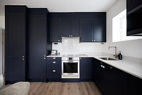 The Wembley Park Wonder - Charming 2bdr Flat With Balcony