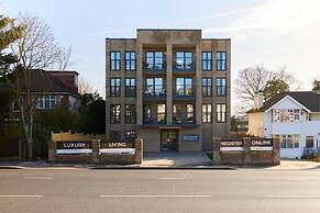 The Wembley Park Gem - Lovely 2bdr Flat With Balcony