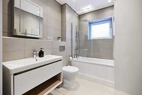 The Wembley Park Gem - Lovely 2bdr Flat With Balcony