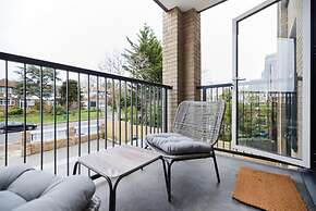The Wembley Park Gem - Lovely 2bdr Flat With Balcony