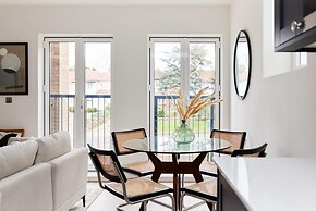 The Wembley Park Gem - Lovely 2bdr Flat With Balcony