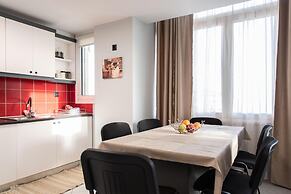 Sky 7 View Apartment