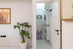 Sky 7 View Apartment