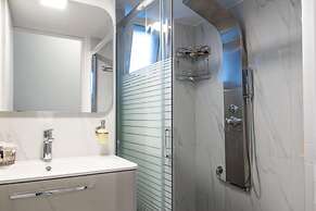 Sky 7 View Apartment