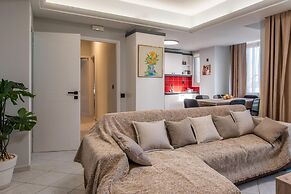 Sky 7 View Apartment