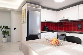 Sky 7 View Apartment