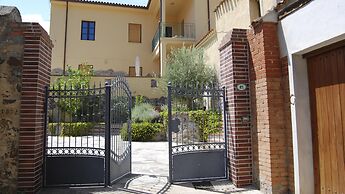 Villa Il Casale Onifai- Piano Terra