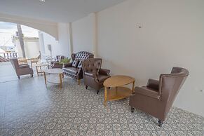 RoomQuest The Peak Patong Hill