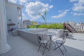 RoomQuest The Peak Patong Hill