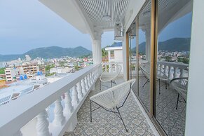 RoomQuest The Peak Patong Hill