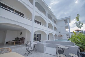 RoomQuest The Peak Patong Hill