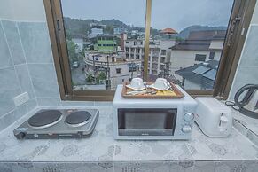 RoomQuest The Peak Patong Hill