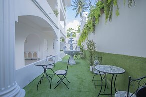 RoomQuest The Peak Patong Hill