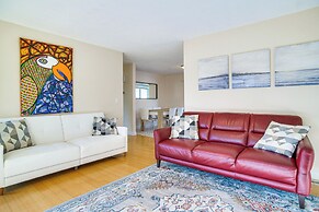 Chatham Home w/ Spacious Deck: 2 Mi to Beaches!