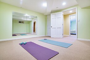 Chatham Home w/ Spacious Deck: 2 Mi to Beaches!
