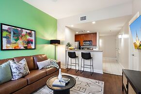 Spacious Modern Condos near French Quarter