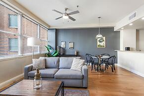 Spacious Modern Condos near French Quarter