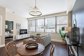 Spacious Modern Condos near French Quarter